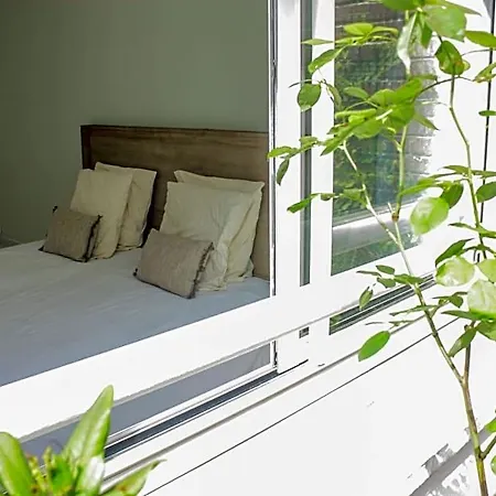 Au Calme - D'hote M Et Me Collet Bed & Breakfast