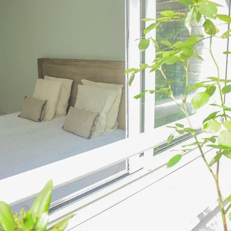 Au Calme - D'hote M Et Me Collet