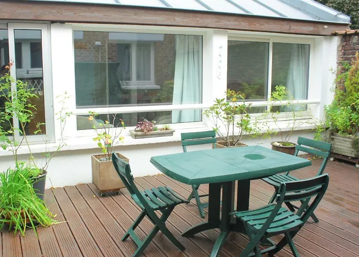 Au Calme - D'hote M Et Me Collet