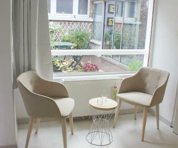 Au Calme - D'hote M Et Me Collet