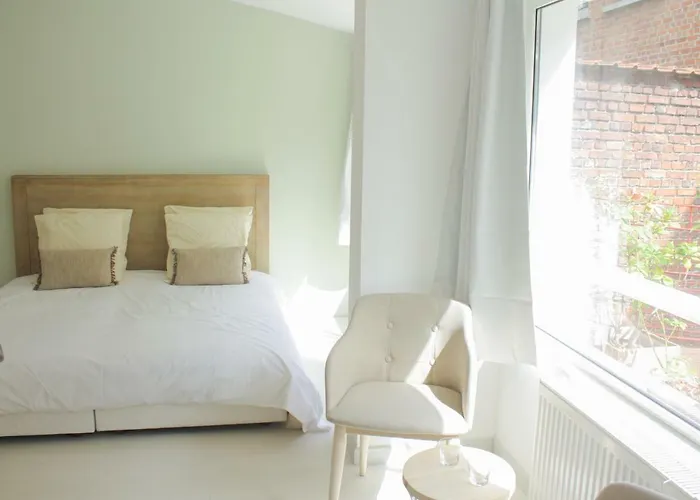 Au Calme - D'hote M Et Me Collet Bed & Breakfast 3*