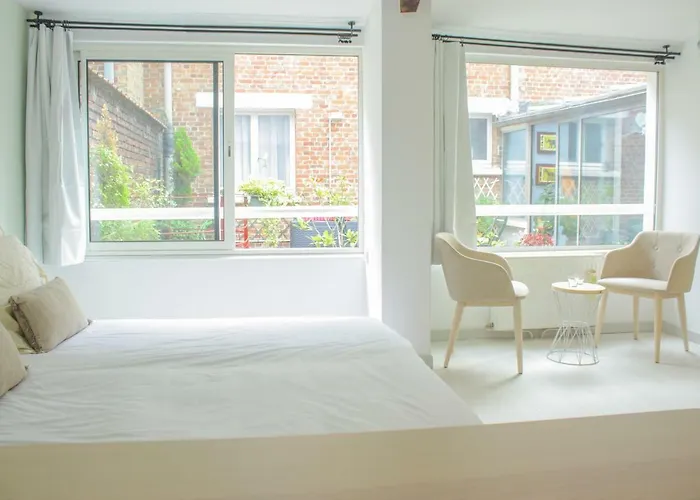 Au Calme - D'hote M Et Me Collet Bed & Breakfast